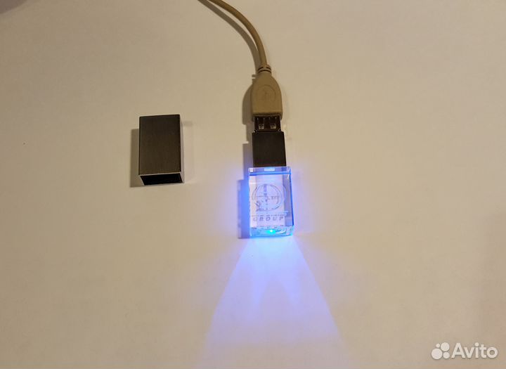 Флеш-карта 8 гб с подсветкой