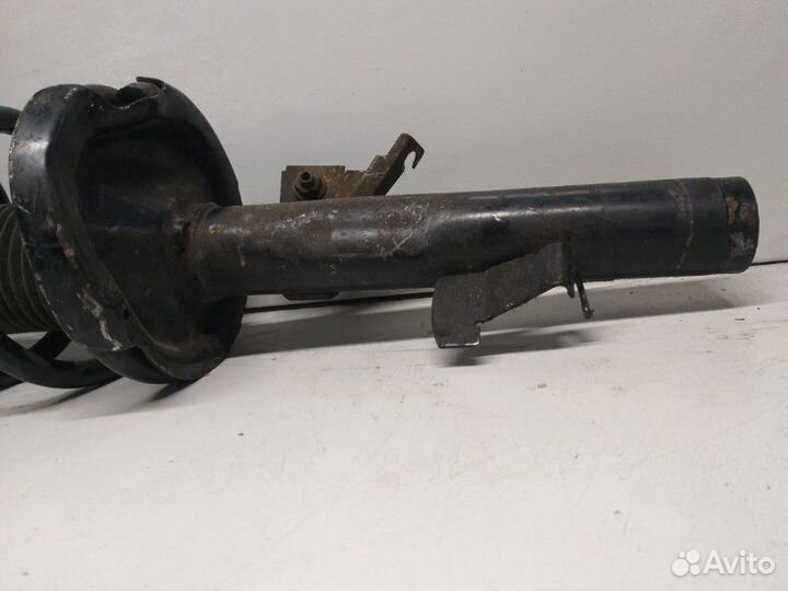 Стойка подвески передняя левая Ford Kuga 1 CBV