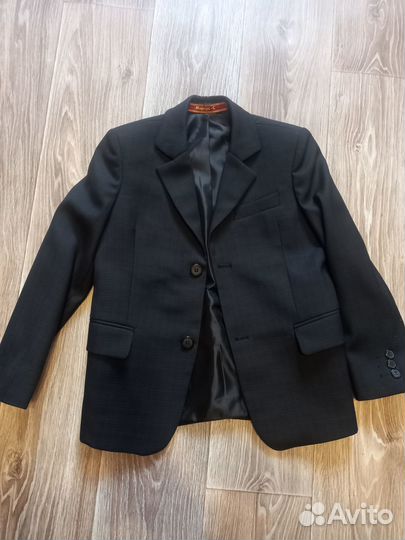 Продам костюм детский 32р