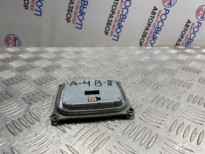 Блок управления адаптивной фарой Audi A4 B8