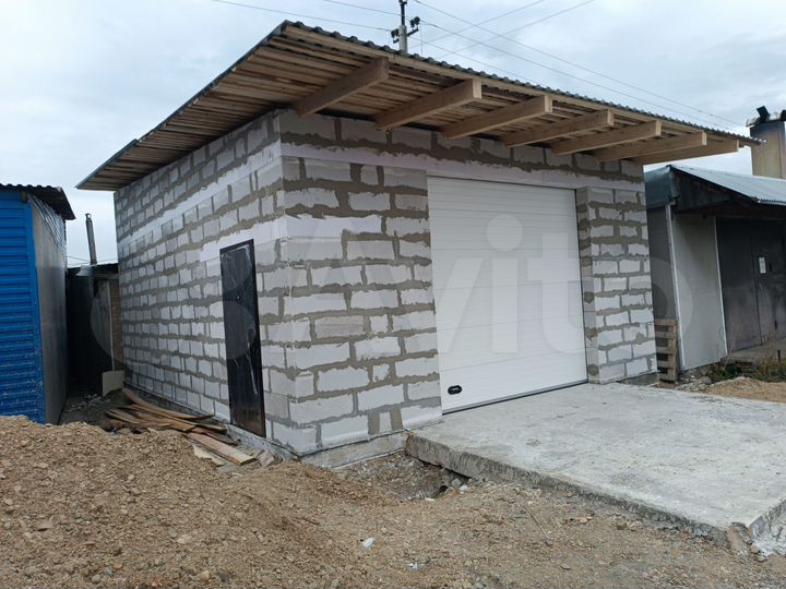 Гараж, > 30 м²