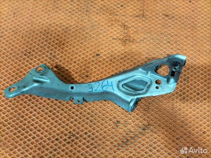 Кронштейн левый Audi A6 C7 C7 chva 2012