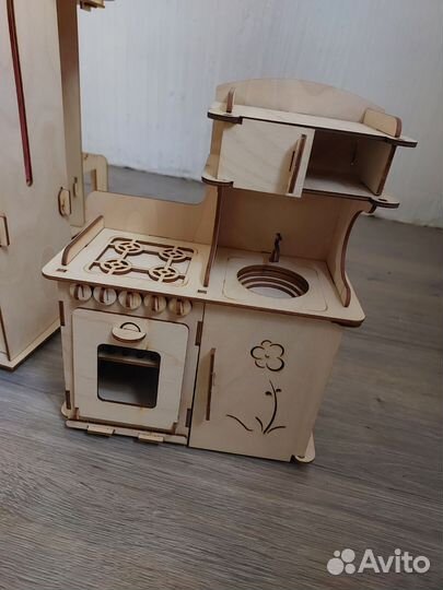 Кукольный домик с мебелью