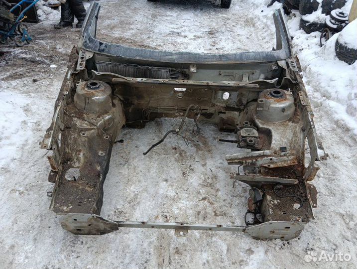 Передняя часть Ford Mondeo 3 2.0 2003