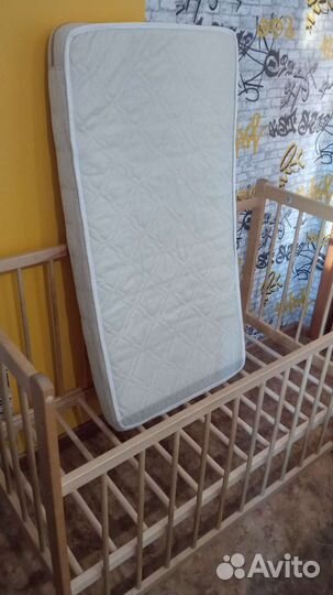Детская кроватка и матрас