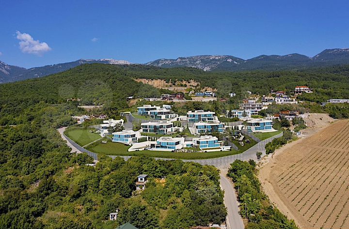 Дом 400 м² на участке 20 сот.