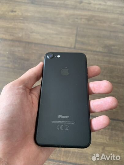 Телефон iPhone 7