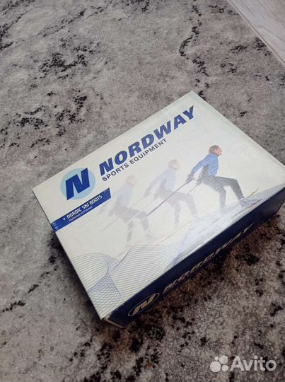 Лыжные ботинки