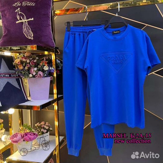 Костюм женский спортивный