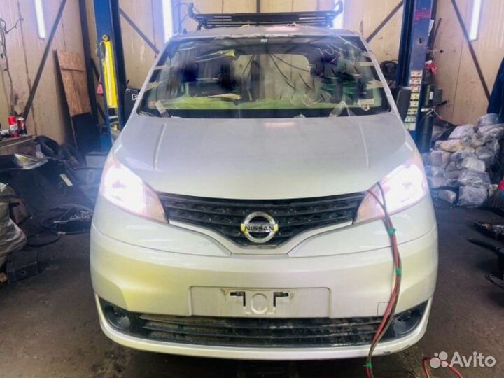 Телевизор передний Nissan Nv200/Nv200