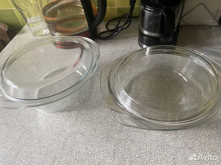2 Стеклянные кастрюли с крышками