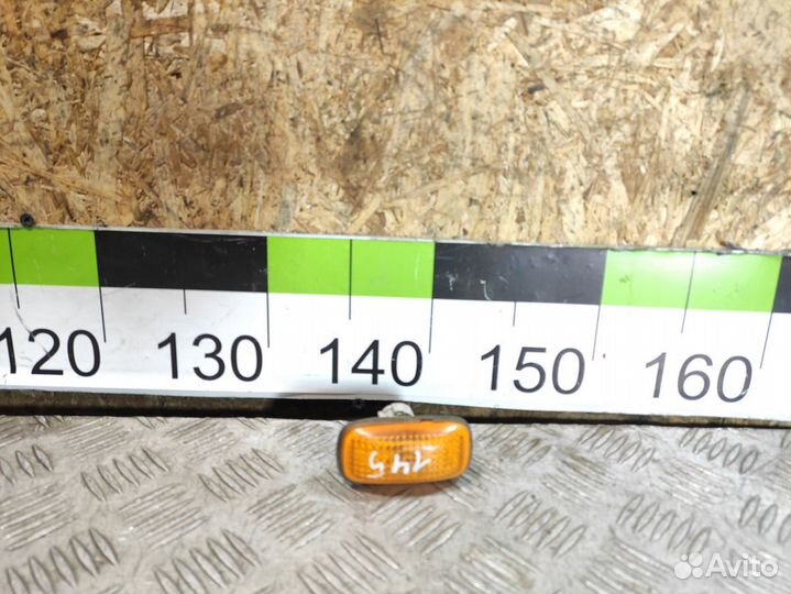 Повторитель в крыло правый Nissan Maxima a32