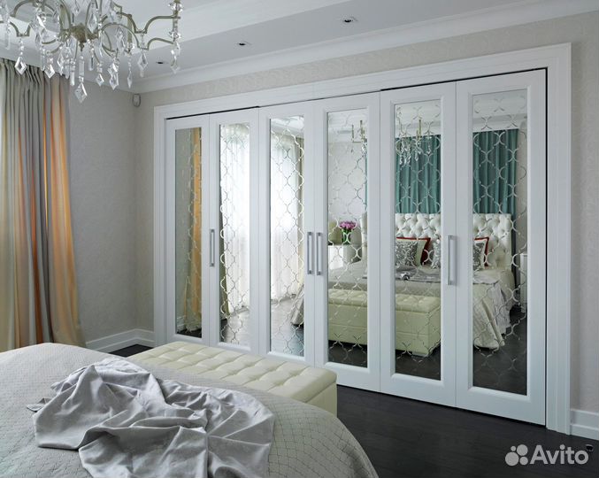 Шкаф двухстворчатый распашной