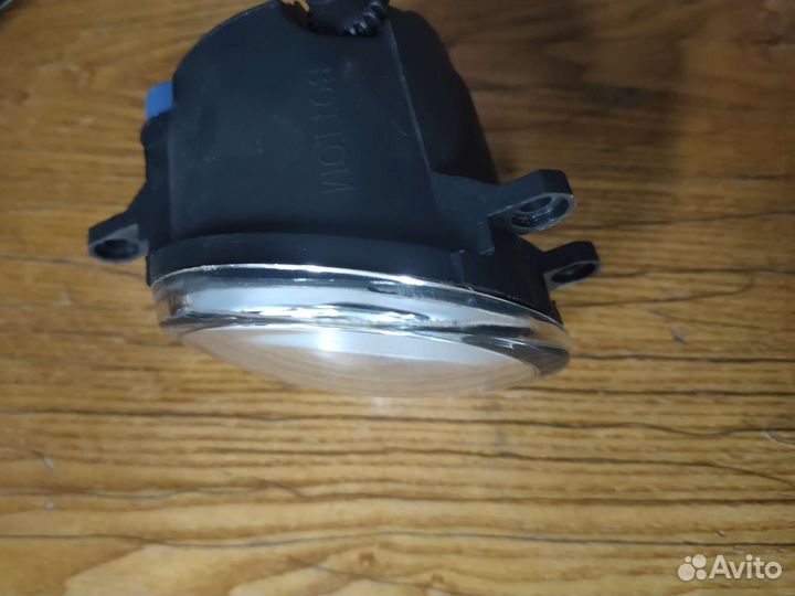 Toyota corolla axio.противотуманки на бампер