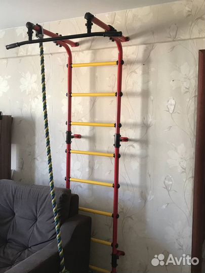 Шведская стенка с качелей