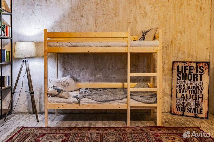 Двухъярусная детская кровать из дерева