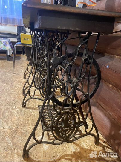 Швейная машина Singer