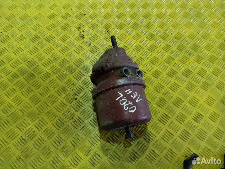 Энергоаккумулятор левый Man Tga