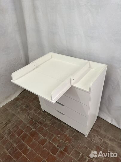 Пеленальный столик