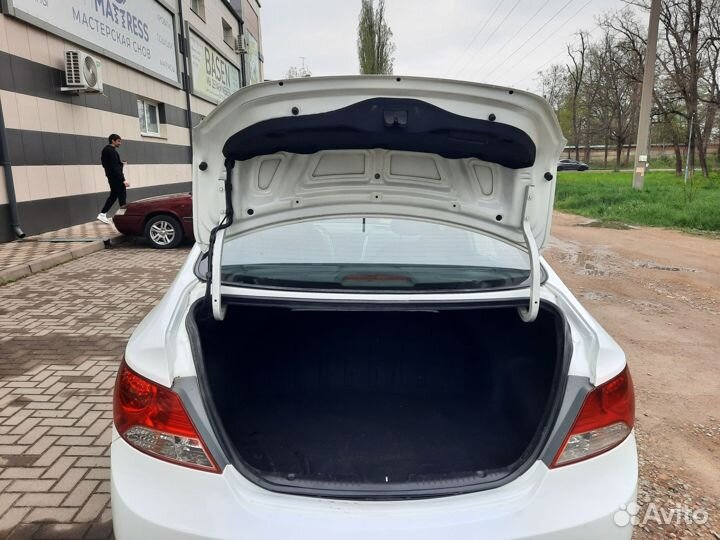 Hyundai Solaris 1.6 МТ, 2012, 165 080 км