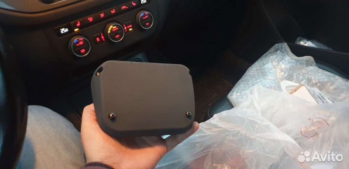 Кронштейн для камеры ассистентов VW 3Q0980654