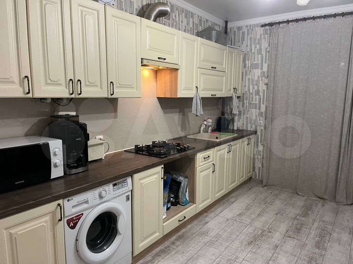 2-к. квартира, 74 м², 3/10 эт.