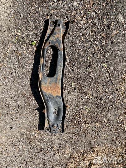 Кронштейн опоры кпп Kia Spectra