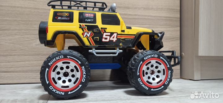 Машина Jeep на радиоуправлении