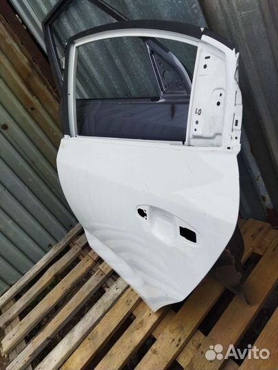 Дверь задняя левая Kia Rio 4 20г