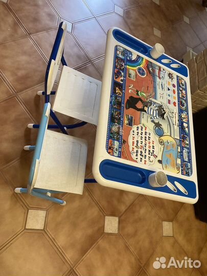 Детский стол и 2 стула