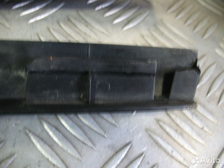 Молдинг заднего стекла Honda HR-V 3D 1999г