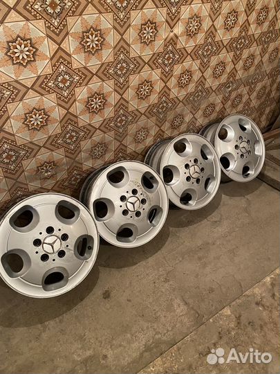 Продам диски на мерседес