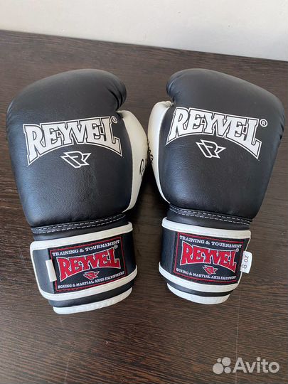 Боксерские перчатки
