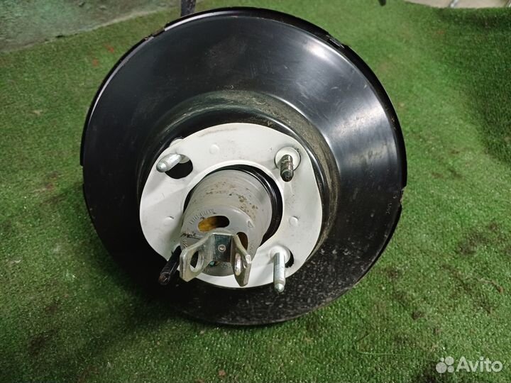 Вакуумный усилитель тормозов Ford Focus 3