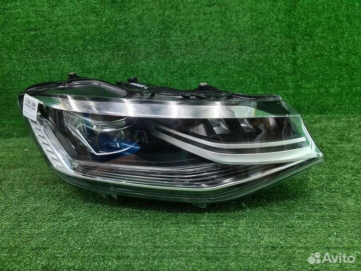 Фара правая Volkswagen Caddy