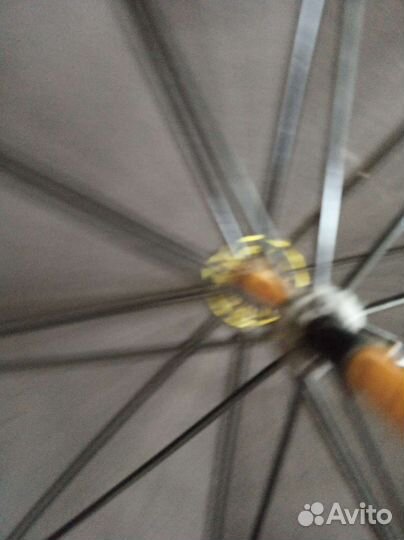 Раритетный зонтик ему 60 лет,с деревянной ручкой