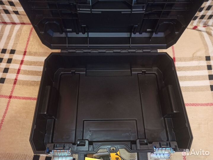 Кейс Dewalt tstak 2.0