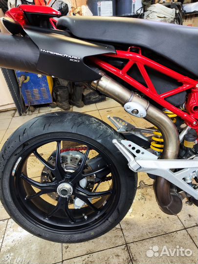 Ducati Hypermotard 1100S