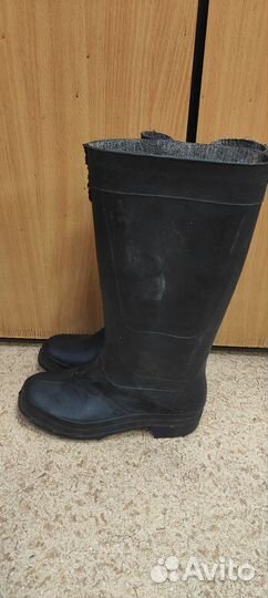 Резиновые сапоги