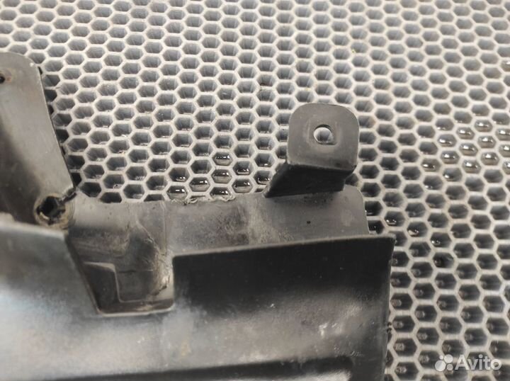 Брызговик перед лев Hyundai Grand Starex