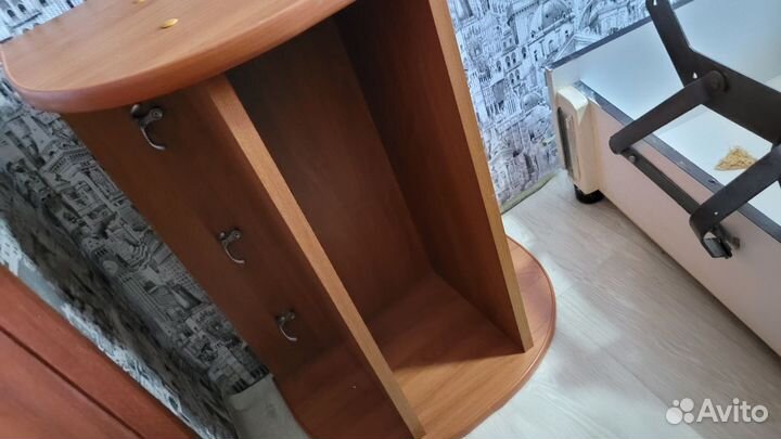 Вешалка настенная