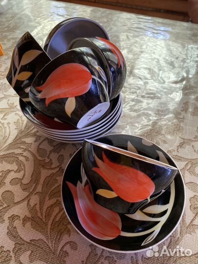 Чайный сервиз «Красный тюльпан» Дулево