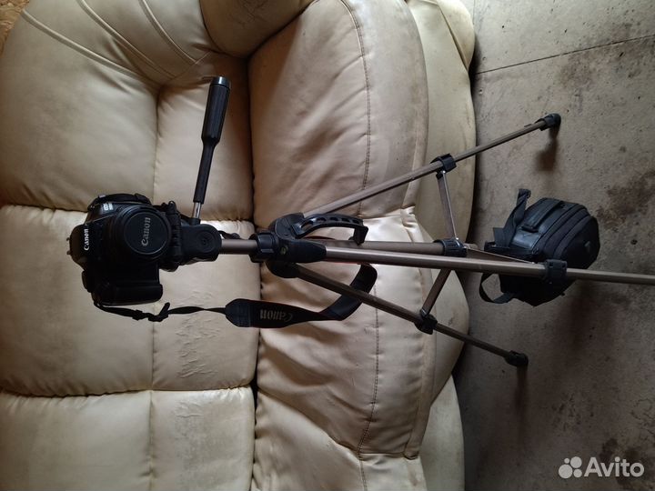 Зеркальный фотоаппарат canon 1100d