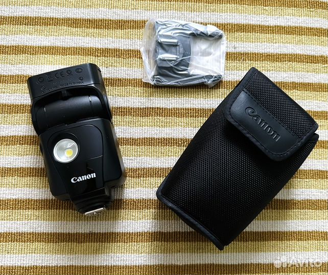 Вспышка камеры Canon SpeedLite 320 EX