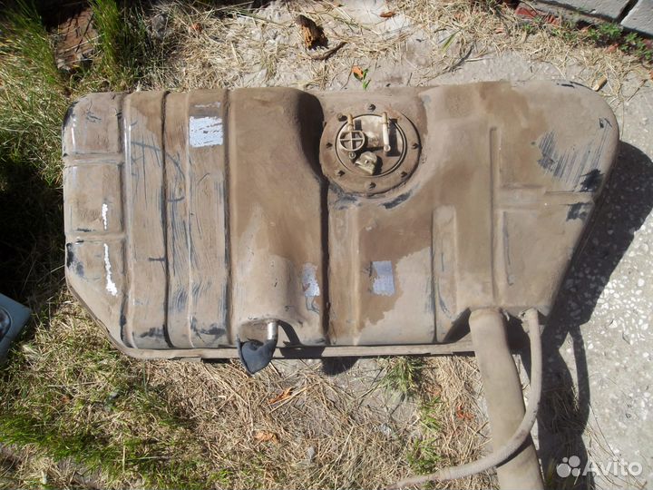 Продам бак на ваз 2110