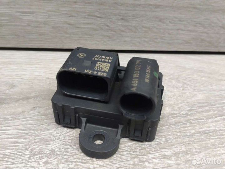 Реле свечей накала Mercedes C W204