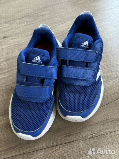 Кроссовки adidas