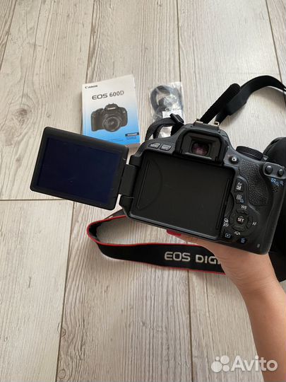Зеркальный фотоаппарат canon 600d