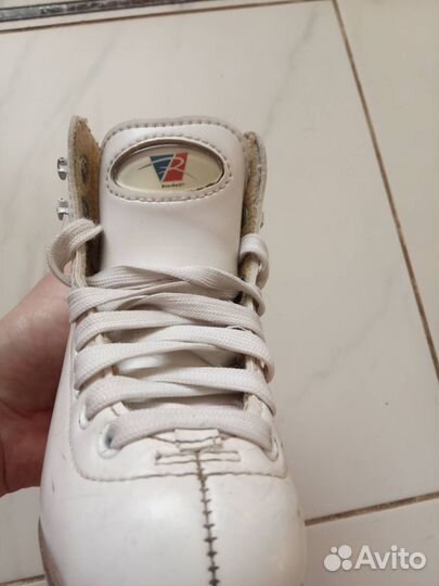 Продам коньки профессиональные фигурное катание