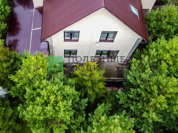 Коттедж 425,5 м² на участке 28 сот.